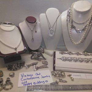 Vintage and contemporary Lot  some designer items